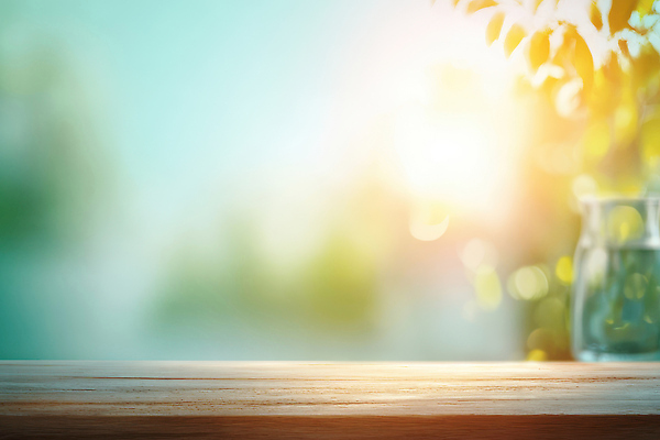 JPG 나무 식물 편집이미지 백그라운드 잎 자연 탁자 유리병 실내 장식 물 여름 빛 햇빛 이미지편집 AI포토 AI콘텐츠 자연요소 계절 가구 병_용기 내부 태양 생태계 파일형식