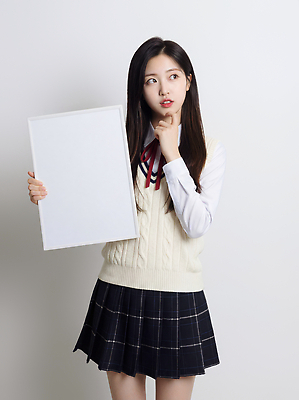 JPG 편집이미지 학생 여학생 여자 교복 백그라운드 생각 손가락 표정 촬영 입 목소리 스키니 의료성형뷰티 편집실사 AI인물포토 AI콘텐츠 손 옷 사람 신체부위 CG 파일형식 AI포토