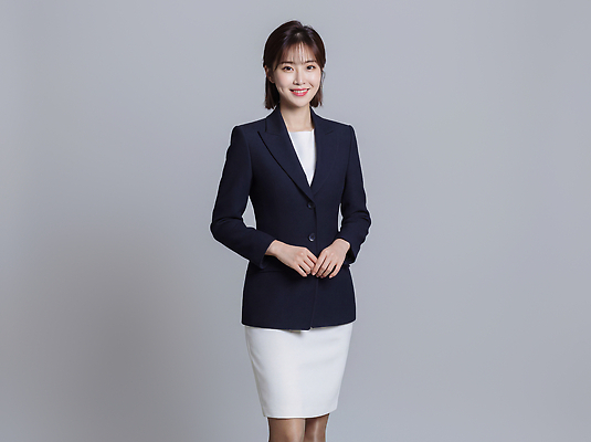 JPG 편집이미지 여자 패션 포즈 백그라운드 미소 사람 정장 빛 카메라 공간 비즈니스우먼 단순화된 뷰티풀 의료성형뷰티 편집실사 AI인물포토 AI콘텐츠 옷 비즈니스 표정 전자제품 직장인 CG 파일형식 AI포토