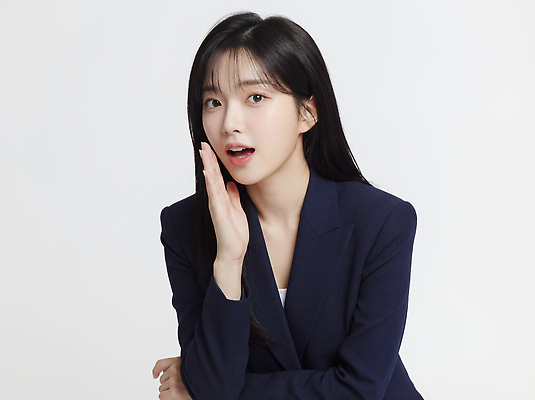 JPG 모델 편집이미지 옷 포즈 백그라운드 손가락 직장 표정 대화 정장 카메라 촬영 비즈니스우먼 입 비밀 소통 의료성형뷰티 스타일 편집실사 AI인물포토 AI콘텐츠 손 여자 컨셉 회사 비즈니스 말하기 신체부위 전자제품 직장인 CG 파일형식 AI포토