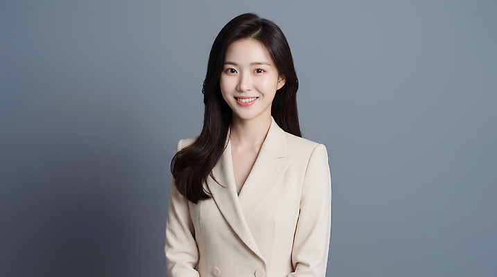 JPG 모델 편집이미지 옷 여자 포즈 스튜디오 조명 미소 정장 촬영 비즈니스우먼 베이지색 전문 의료성형뷰티 스타일 편집실사 AI인물포토 AI콘텐츠 컬러 비즈니스 표정 사람 직장인 CG 파일형식 AI포토