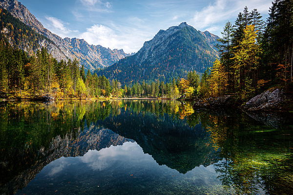 JPG 나무 편집이미지 호수 여행 자연 하늘 산 풍경 물 여름 반사 고요 숲 편집실사 AI포토 AI콘텐츠 자연요소 식물 계절 CG 생태계 파일형식