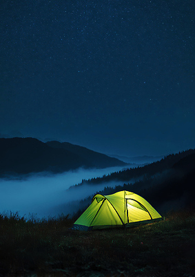 JPG 편집이미지 별 여행 자연 밤하늘 바람 조명 산 텐트 야외 캠핑 장비 안개 편안함 모닥불 편집실사 AI포토 AI콘텐츠 자연요소 하늘 불 레저 날씨 캠핑도구 감각 야간 CG 생태계 파일형식