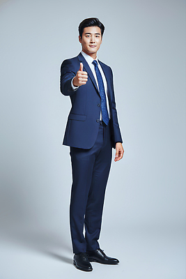 JPG 편집이미지 손 옷 남자 포즈 백그라운드 비즈니스 표정 미소 정장 믿음 엄지손가락 비즈니스맨 전문 의료성형뷰티 스타일 편집실사 AI인물포토 AI콘텐츠 감정 손가락 사람 신체부위 직장인 CG 파일형식 AI포토