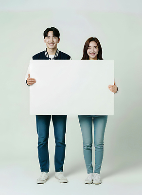 JPG 편집이미지 옷 여자 남자 포즈 백그라운드 유니폼 대학생라이프 미소 카메라 캠퍼스라이프 촬영 판넬 의료성형뷰티 편집실사 AI인물포토 AI콘텐츠 라이프스타일 대학생 표정 사람 전자제품 CG 파일형식 AI포토