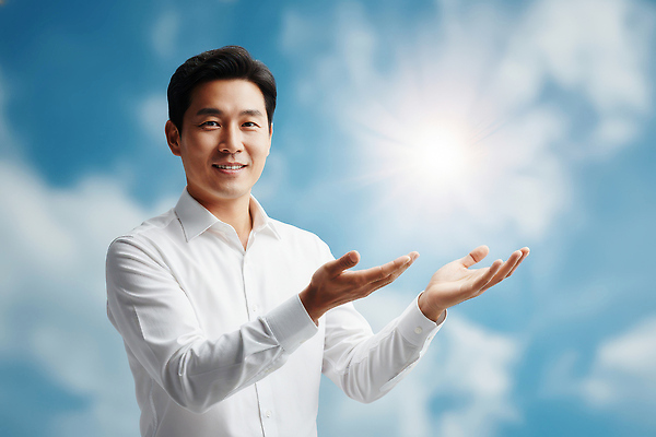 JPG 편집이미지 손 외관 남자 백그라운드 모션 하늘 날씨 밝음 미소 사람 손짓 빛 공간 기쁨 은혜 의료성형뷰티 편집실사 AI인물포토 AI콘텐츠 감정 표정 신체부위 CG 파일형식 AI포토