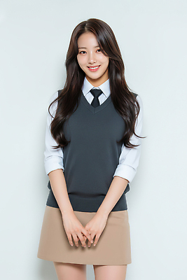 JPG 편집이미지 학생 긴머리 여자 교복 백그라운드 학교 모션 고등학생 미소 정장 카메라 이미지 단순화된 의료성형뷰티 편집실사 AI인물포토 AI콘텐츠 헤어스타일 옷 교육 청소년 표정 사람 전자제품 CG 파일형식 AI포토