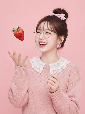 JPG 편집이미지 손 여자 패션 감정 분홍색 포즈 백그라운드 과일 모션 딸기 웃음 취미 머리띠 스웨터 장면 의료성형뷰티 편집실사 AI인물포토 AI콘텐츠 컬러 상의 장신구 표정 사람 신체부위 CG 파일형식 AI포토