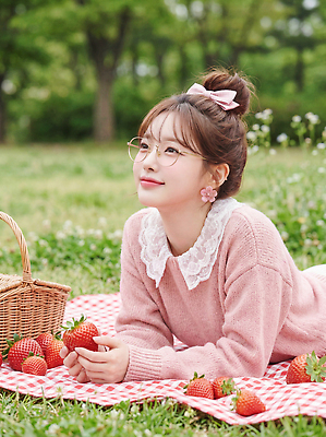 JPG 나무 편집이미지 공원 여자 자연 딸기 디저트 웃음 잔디 일상 초록색 햇빛 소풍 담요 즐거움 오후 의료성형뷰티 편집실사 AI인물포토 AI콘텐츠 식물 공공시설 감정 음식 컬러 과일 표정 사람 라이프 태양 야외활동 CG 생태계 파일형식 AI포토