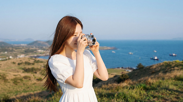 JPG 편집이미지 여자 바다 섬 여행 모션 자연 하늘 풍경 해변 여름 햇빛 제주도 카메라 촬영 순간 의료성형뷰티 편집실사 AI인물포토 AI콘텐츠 계절 한국 사람 전자제품 태양 CG 생태계 파일형식 AI포토