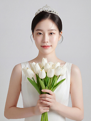 JPG 모델 편집이미지 드레스 여자 패션 기념일 신부 꽃다발 부케 웨딩드레스 포즈 백그라운드 결혼식 왕관 촬영 튤립 흰색 뷰티풀 편집실사 AI인물포토 AI콘텐츠 옷 꽃 컬러 결혼 사람 이벤트 CG 파일형식 AI포토