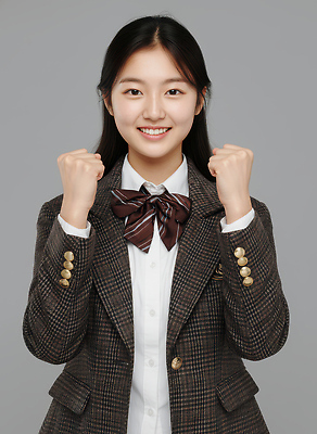 JPG 편집이미지 학생 손 여자 교복 포즈 백그라운드 청소년 여고생 넥타이 고등학교 웃음 정장 머리 카메라 주먹 표현 자신감 의료성형뷰티 편집실사 AI인물포토 AI콘텐츠 잡화 옷 감정 학교 모션 고등학생 표정 사람 신체부위 전자제품 CG 파일형식 AI포토