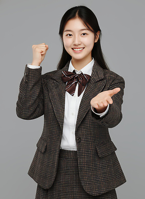 JPG 편집이미지 학생 손 시선 옷 여자 감정 교복 포즈 백그라운드 여고생 표정 밝음 웃음 정장 회색 자신감 의료성형뷰티 편집실사 AI인물포토 AI콘텐츠 컬러 고등학생 사람 신체부위 CG 파일형식 AI포토