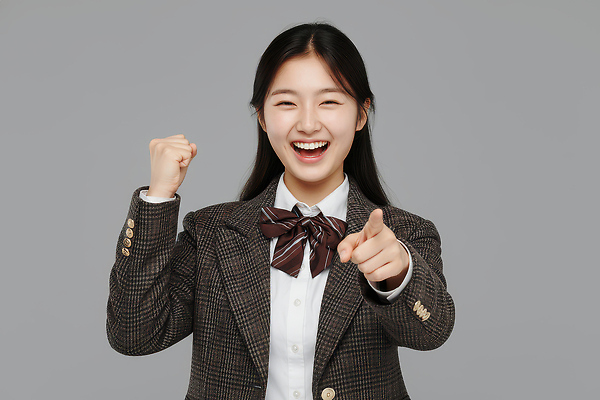 JPG 편집이미지 학생 손 옷 교복 포즈 백그라운드 학교 모션 여고생 성공 웃음 정장 손짓 기쁨 회색 자신감 소통 의료성형뷰티 편집실사 AI인물포토 AI콘텐츠 여자 교육 감정 컬러 컨셉 고등학생 표정 신체부위 CG 파일형식 AI포토