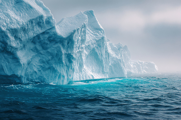 JPG 편집이미지 물결 바다 자연 하늘 바람 풍경 물 얼음 수면 차가움 극지방 북극 빙산 고립 편집실사 AI컴퓨터그래픽 AI콘텐츠 자연요소 날씨 CG 생태계 지역 파일형식