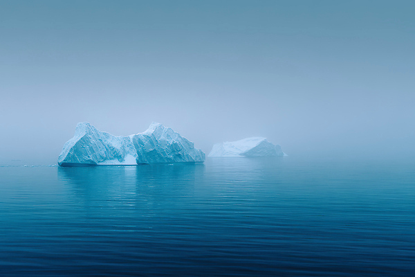 JPG 편집이미지 바다 겨울 자연 풍경 물 얼음 고요 안개 대기 수면 극지방 북극 빙산 편집실사 AI컴퓨터그래픽 AI콘텐츠 자연요소 계절 날씨 CG 생태계 지역 파일형식