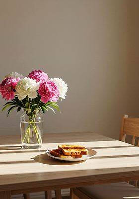 JPG 편집이미지 그릇 접시 꽃 음식 식탁 아침 디저트 조명 햇빛 주방 식사 방 아침식사 토스트 모란 편집실사 AI포토 AI콘텐츠 주간 식물 식기 빵 탁자 태양 CG 파일형식