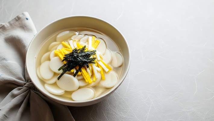 JPG 편집이미지 전통 한식 음식 재료 떡 요리 설날 계란 식사 아침식사 김 준비 떡국 국물 편집실사 AI포토 AI콘텐츠 명절 알 전통음식 해조류 CG 파일형식