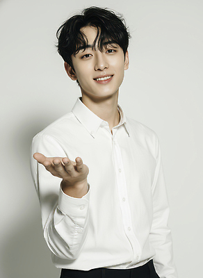 JPG 편집이미지 남자 얼굴 포즈 백그라운드 모션 스튜디오 조명 미소 손짓 촬영 표현 의료성형뷰티 스타일 편집실사 표정 사람 신체부위 CG 파일형식