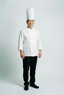 JPG 편집이미지 음식 요리 사람 주방 요리사 검은색 흰색 조리복 고객 향신료 전문 의료성형뷰티 편집실사 AI인물포토 AI콘텐츠 직업 컬러 유니폼 CG 향미료 파일형식 AI포토