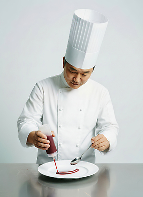 JPG 편집이미지 접시 음식 재료 요리 장식 주방 숟가락 요리사 흰색 작업 준비 의료성형뷰티 편집실사 AI인물포토 AI콘텐츠 직업 식기 컬러 수저 CG 파일형식 AI포토