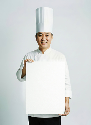 JPG 편집이미지 직업 종이 음식 백그라운드 요리 웃음 일상 제과 요리사 흰색 자신감 제빵 의료성형뷰티 카피스페이스 편집실사 AI인물포토 AI콘텐츠 감정 컬러 표정 라이프 제과제빵 공백 CG 파일형식 AI포토