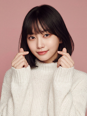 JPG 모양 편집이미지 손 여자 분홍색 포즈 백그라운드 표정 사람 카메라 촬영 흰색 하트 스웨터 의료성형뷰티 스타일 편집실사 AI인물포토 AI콘텐츠 컬러 상의 신체부위 전자제품 CG 파일형식 AI포토