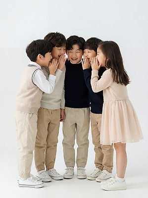 JPG 편집이미지 어린이 모션 놀이 조명 표정 이야기 웃음 친구 모임 아기 비밀 귓속말 장면 의료성형뷰티 편집실사 컨셉 관계 사람 CG 파일형식