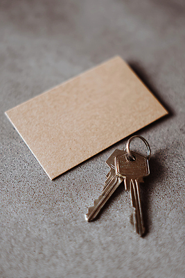 JPG 편집이미지 탁자 열쇠 일상 생활 금속 공간 도구 사무 오브젝트 키_신체 장면 거주 편집실사 AI포토 AI콘텐츠 가구 신체 재질 라이프 업무 CG 파일형식