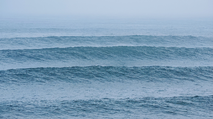 JPG 편집이미지 파도 바다 자연 하늘 날씨 물 운동 기상 수면 흐림 스타일 겨울풍경 편집실사 AI포토 AI콘텐츠 자연요소 겨울 모션 건강 풍경 CG 생태계 파일형식