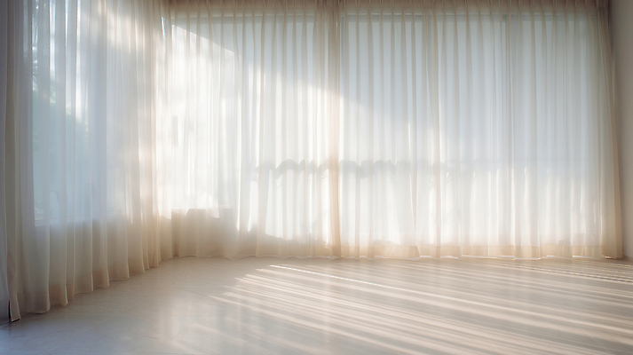 JPG 편집이미지 거실 창문 조명 바닥 주택 실내 밝음 그림자 햇빛 공간 커튼 크기 장면 편집실사 AI포토 AI콘텐츠 내부 건물 태양 CG 파일형식