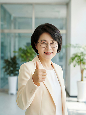 JPG 나무 편집이미지 여자 백그라운드 손가락 모션 직장 표정 밝음 웃음 사람 사무실 공간 작업 올리기 긍정적 의료성형뷰티 편집실사 AI인물포토 AI콘텐츠 식물 손 감정 회사 비즈니스 CG 파일형식 AI포토