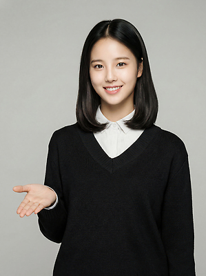 JPG 모델 편집이미지 손 포즈 조명 미소 웃음 사람 검은색 촬영 스웨터 장면 오른손 의료성형뷰티 스타일 편집실사 AI인물포토 AI콘텐츠 컬러 상의 표정 신체부위 CG 파일형식 AI포토