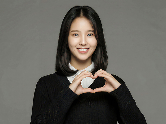 JPG 편집이미지 손 감정 얼굴 컬러 포즈 백그라운드 미소 웃음 사람 머리 하트 표현 길이 의료성형뷰티 스타일 편집실사 AI인물포토 AI콘텐츠 모양 표정 신체부위 CG 파일형식 AI포토