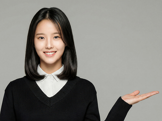 JPG 모델 편집이미지 손 패션 포즈 백그라운드 셔츠 표정 웃음 뷰티 회색 스웨터 이미지 의료성형뷰티 스타일 편집실사 AI인물포토 AI콘텐츠 컬러 상의 신체부위 CG 파일형식 AI포토