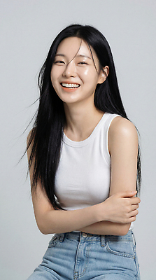 컨셉 바지 표정 사람 전자제품 촬영 감각 CG 파일형식 AI포토 여자 미소 웃음 청바지 포즈 모델 카메라 백그라운드 사진촬영 스타일 편안함 청춘 편집이미지 편집실사 JPG 의료성형뷰티 AI콘텐츠 AI인물포토