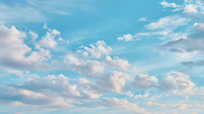 JPG 주간 편집이미지 자연 하늘 날씨 풍경 파란색 햇빛 맑음 고요 흰색 대기 변화 구름모양 편집실사 AI포토 AI콘텐츠 자연요소 모양 컬러 컨셉 태양 CG 생태계 파일형식 구름_자연