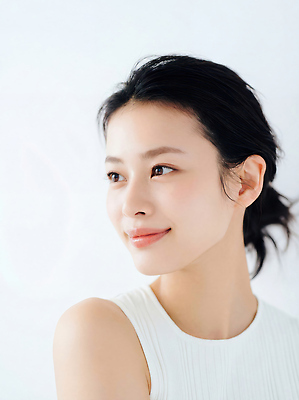 JPG 모델 편집이미지 헤어스타일 여자 패션 얼굴 포즈 백그라운드 웃음 뷰티 머리 카메라 촬영 흰색 표현 의료성형뷰티 편집실사 AI인물포토 AI콘텐츠 컬러 표정 사람 신체부위 전자제품 CG 파일형식 AI포토