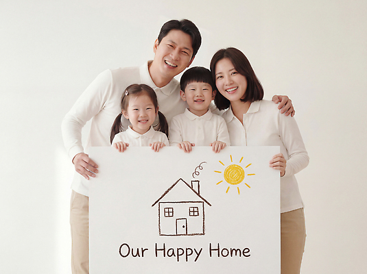 JPG 편집이미지 행복 가족 주택 따뜻함 사랑 미소 일상 부모 사진촬영 자녀 소통 의료성형뷰티 유대감 편집실사 AI인물포토 AI콘텐츠 감정 컨셉 관계 표정 건물 라이프 촬영 CG 파일형식 AI포토