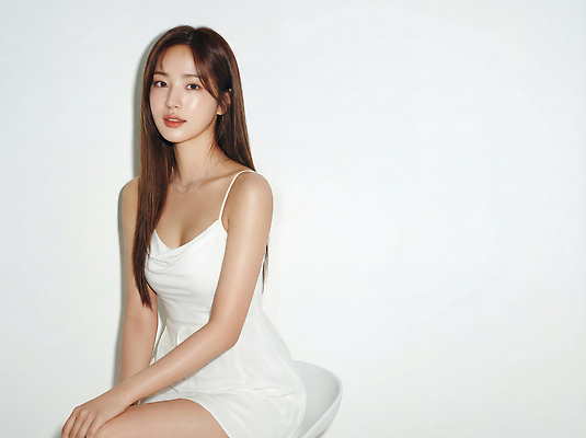 JPG 모델 편집이미지 헤어스타일 드레스 패션 포즈 실내 표정 앉기 세로 카메라 촬영 흰색 피부 뷰티풀 의료성형뷰티 스타일 편집실사 AI인물포토 AI콘텐츠 옷 컬러 모션 내부 신체부위 전자제품 CG 파일형식 AI포토