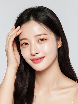 JPG 편집이미지 손 여자 얼굴 컬러 백그라운드 자연 표정 미소 화장 뷰티 머리카락 머리 촬영 편안함 뷰티풀 의료성형뷰티 편집실사 AI인물포토 AI콘텐츠 사람 신체부위 감각 CG 생태계 파일형식 AI포토