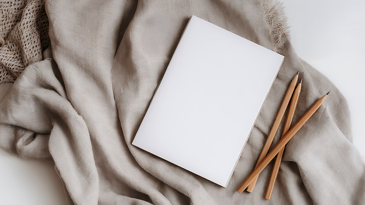 JPG 편집이미지 디자인 백그라운드 재료 탁자 프레임 사무실 흰색 도구 기록 작업 담요 스케치 창작 카피스페이스 편집실사 AI포토 AI콘텐츠 컬러 가구 비즈니스 미술 공백 CG 파일형식