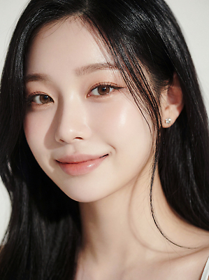 JPG 모델 편집이미지 여자 얼굴 포즈 백그라운드 장신구 자연 표정 뷰티 머리 카메라 검은색 촬영 심플 의료성형뷰티 편집실사 AI인물포토 AI콘텐츠 컬러 사람 신체부위 전자제품 CG 생태계 파일형식 AI포토