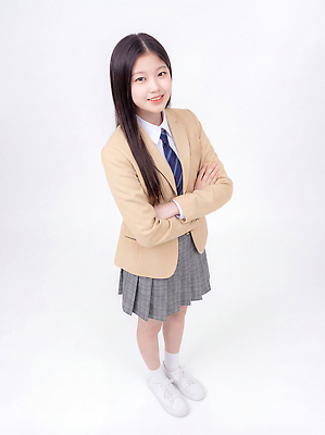 JPG 편집이미지 학생 여학생 교육 교복 학교 청소년 여고생 서기 미소 팔짱 양손 비율 의료성형뷰티 편집실사 AI인물포토 AI콘텐츠 손 옷 여자 모션 고등학생 표정 사람 CG 파일형식 AI포토