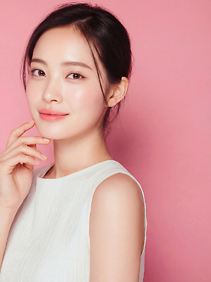 JPG 모델 편집이미지 손 옷 여자 얼굴 분홍색 포즈 백그라운드 미소 뷰티 머리카락 촬영 의료성형뷰티 스타일 편집실사 AI인물포토 AI콘텐츠 컬러 표정 사람 신체부위 머리 CG 파일형식 AI포토