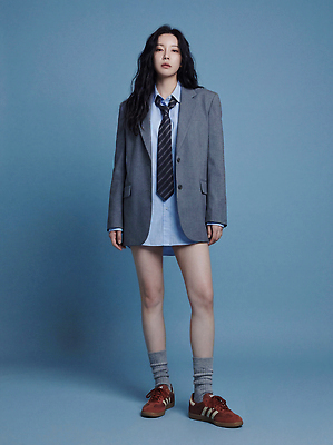 JPG 모델 편집이미지 옷 여자 패션 포즈 양말 정장 세트 촬영 파란배경 의료성형뷰티 스타일 편집실사 AI인물포토 AI콘텐츠 백그라운드 사람 파란색 CG 파일형식 AI포토