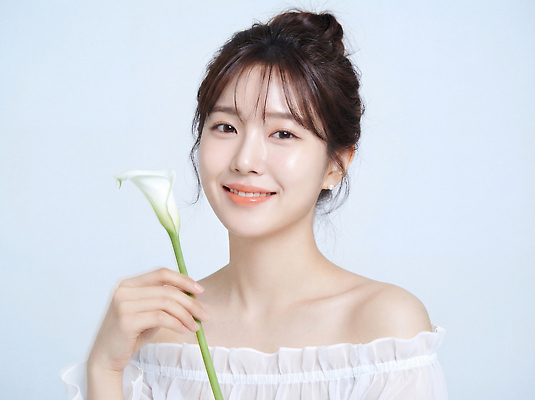 JPG 모델 편집이미지 옷 여자 백그라운드 자연 스튜디오 밝음 미소 뷰티 머리 촬영 의료성형뷰티 스타일 편집실사 AI인물포토 AI콘텐츠 표정 사람 신체부위 CG 생태계 파일형식 AI포토