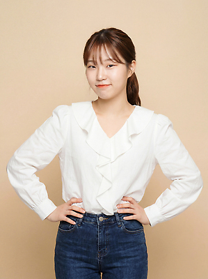 JPG 편집이미지 옷 여자 얼굴 포즈 백그라운드 모션 미소 사람 허리 자태 의료성형뷰티 스타일 편집실사 AI인물포토 AI콘텐츠 표정 신체부위 CG 파일형식 AI포토