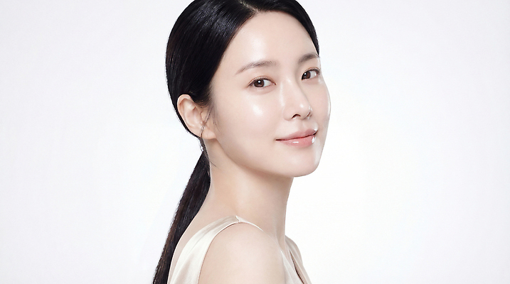 뷰포인트 표정 사람 신체부위 전자제품 감각 CG 파일형식 AI포토 여자 카메라 웃음 머리 백그라운드 밝은색 뷰티풀 근접촬영 포즈 피부 매끈함 헤어스타일 감정 편집이미지 편집실사 JPG 의료성형뷰티 AI콘텐츠 AI인물포토