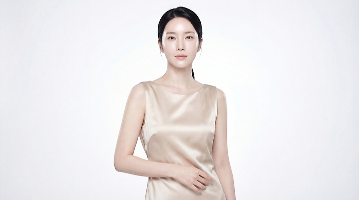 JPG 모델 편집이미지 응시 드레스 패션 스튜디오 서기 뷰티 카메라 촬영 뷰티풀 의료성형뷰티 스타일 편집실사 AI인물포토 AI콘텐츠 시선 옷 모션 전자제품 CG 파일형식 AI포토